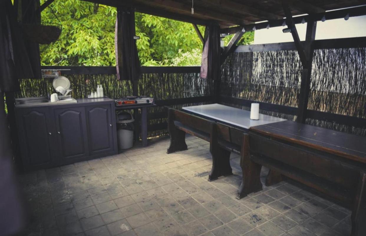 Upforest Guesthouse Călimăneşti Esterno foto