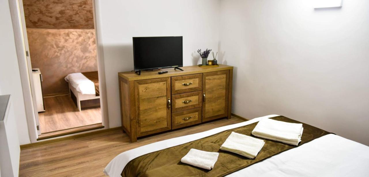 Upforest Guesthouse Călimăneşti Esterno foto